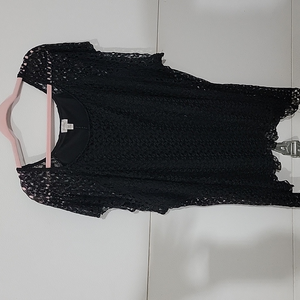 Avenue 30/32 black blouse